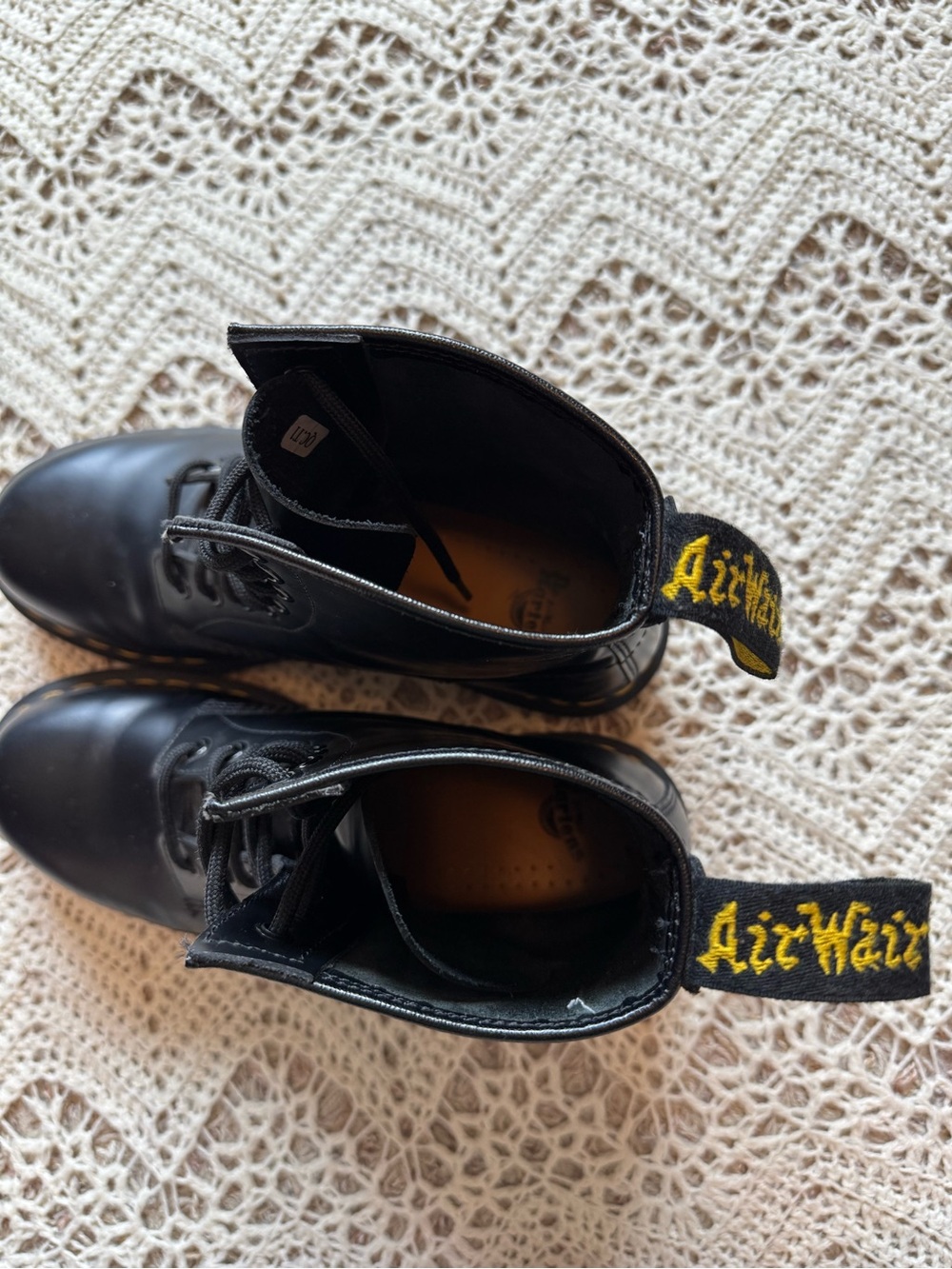 Dr. Martens Matte Black Leather Eye Lace-Up Boots Yellow Stitching Size 9 - Picture 14 of 16